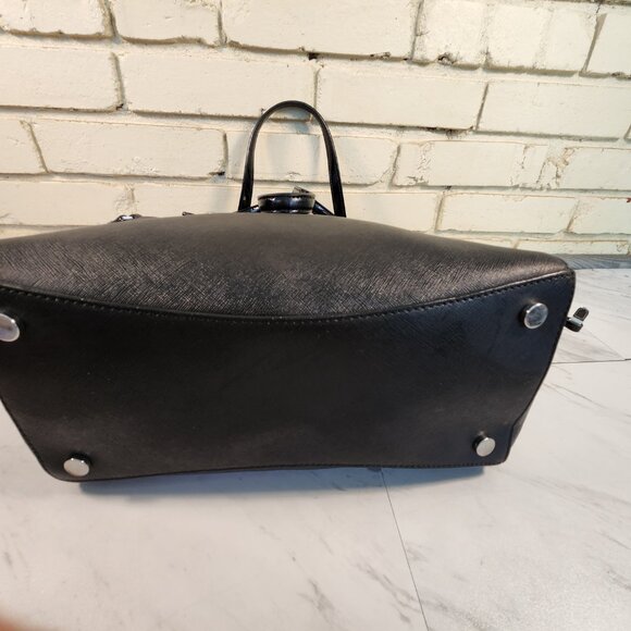 Like New Michael Kors Voyager Black Tote Bag - Picture 6 of 11